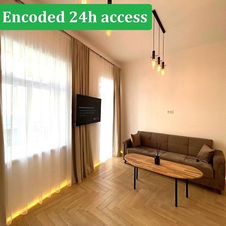 Picturesque Old Town Apartment With Charming Balcony كاوناس المظهر الخارجي الصورة