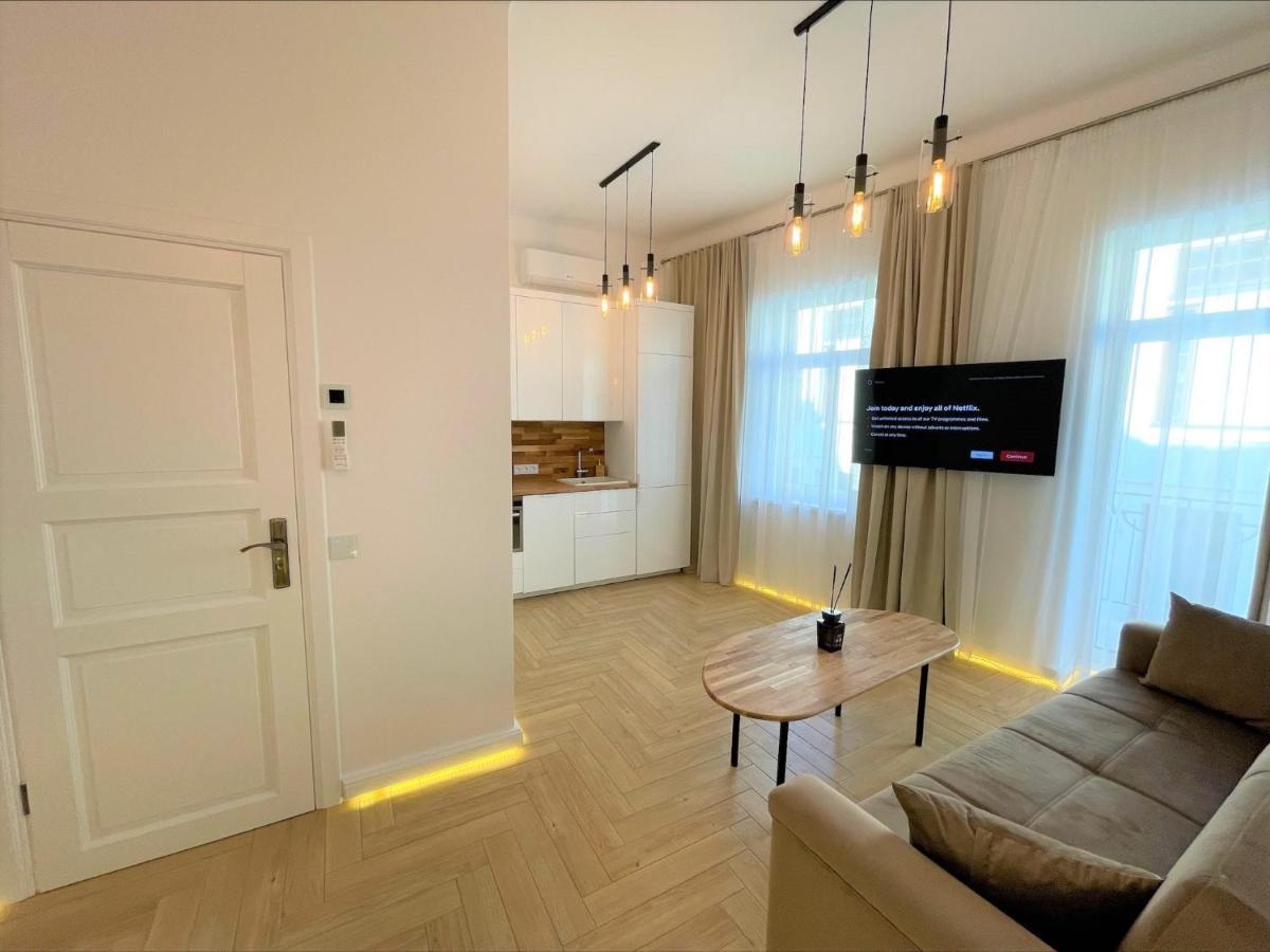 Picturesque Old Town Apartment With Charming Balcony كاوناس المظهر الخارجي الصورة