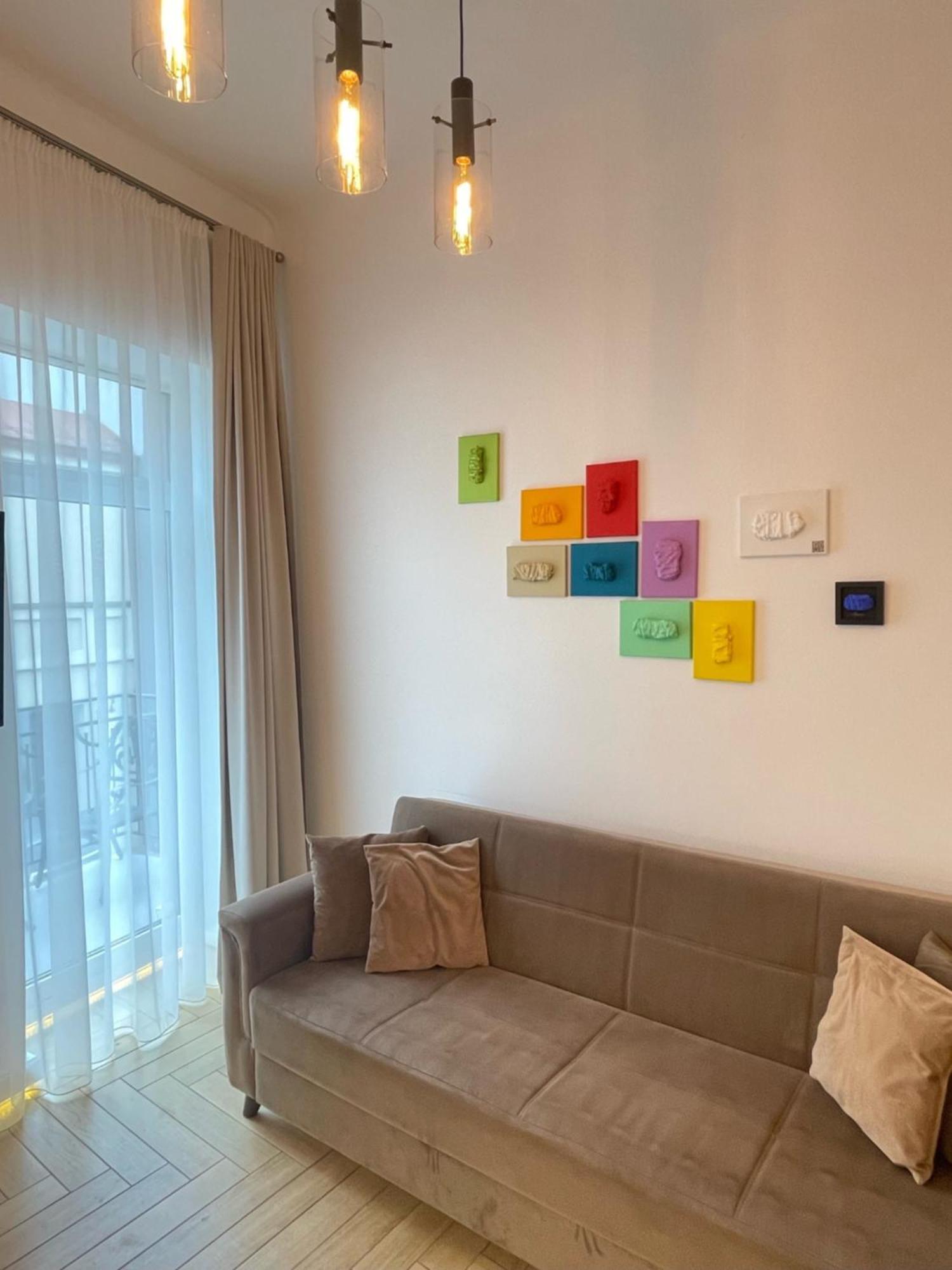 Picturesque Old Town Apartment With Charming Balcony كاوناس المظهر الخارجي الصورة