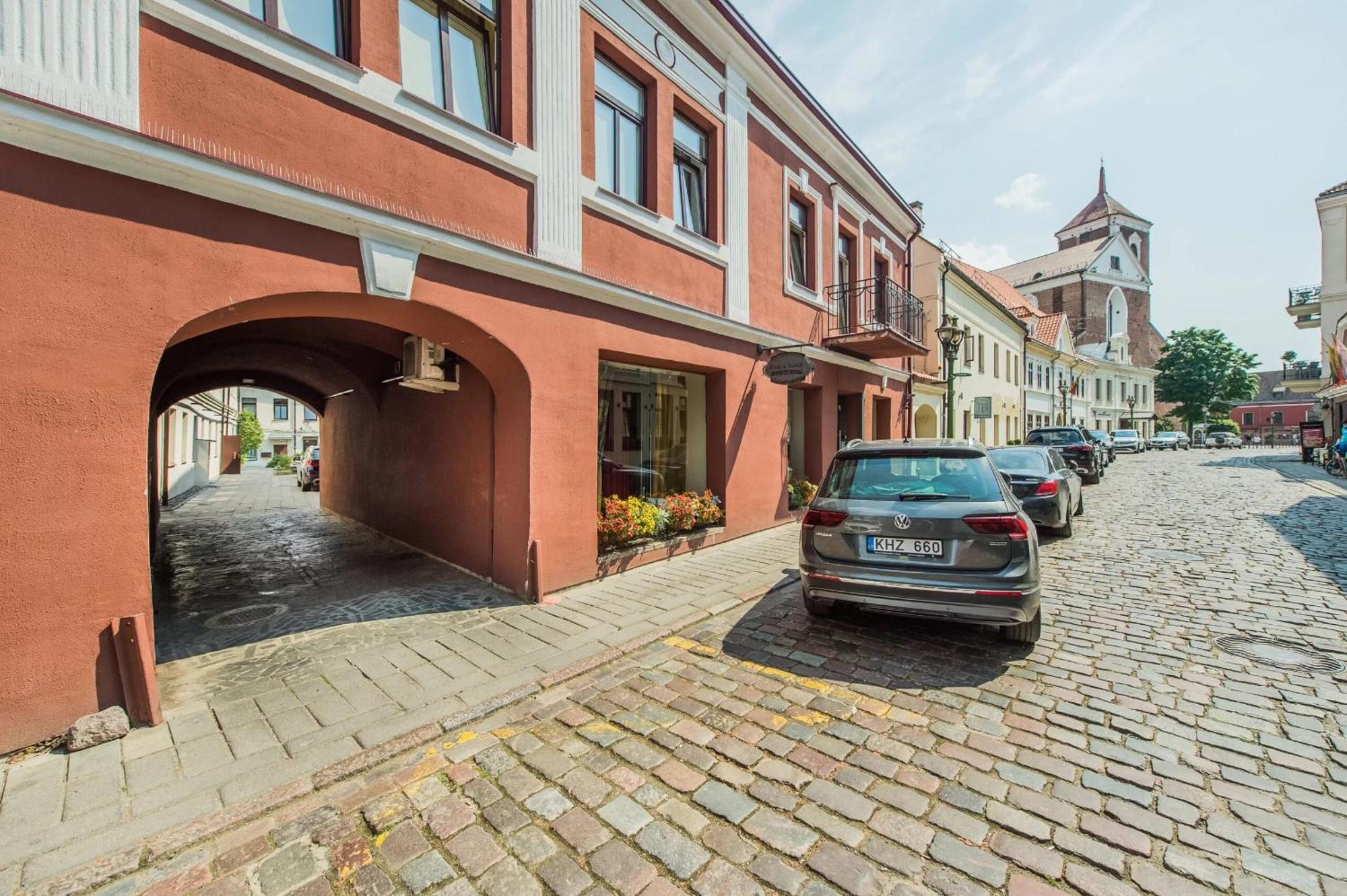 Picturesque Old Town Apartment With Charming Balcony كاوناس المظهر الخارجي الصورة